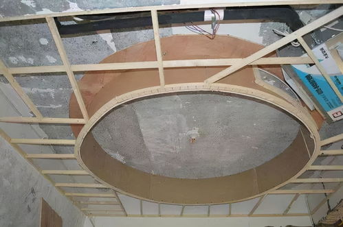 客厅吊顶用集成板还是用石膏板好